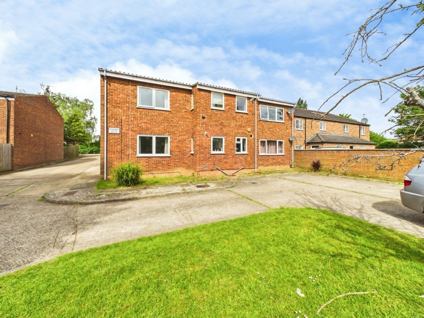 1 bedroom Flat for Sale Bedford Road, Hitchin, Hertfordshire