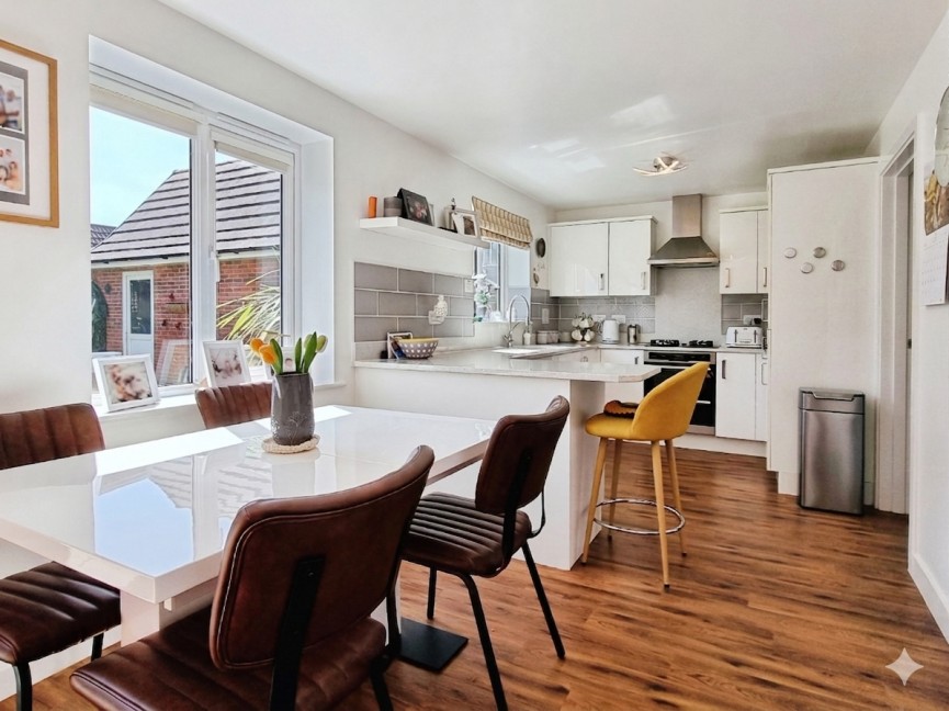 5 bedroom House for Sale Stewartby, Bedfordshire