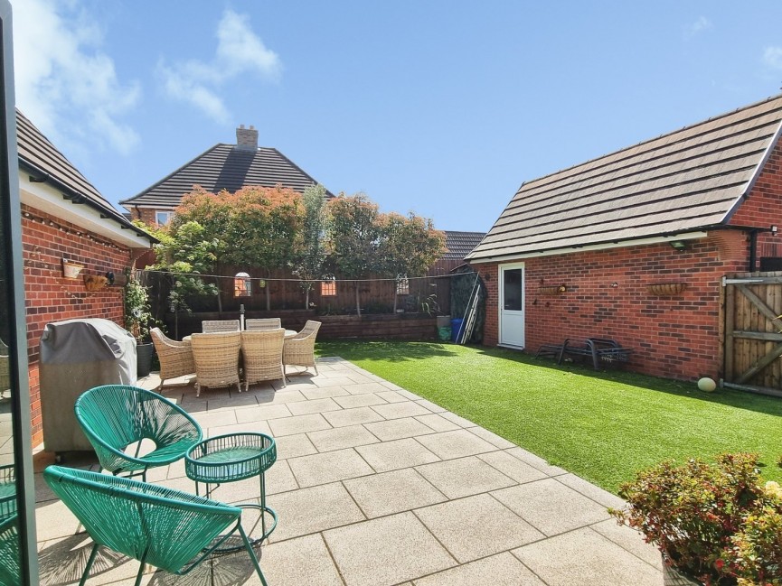 5 bedroom House for Sale Stewartby, Bedfordshire