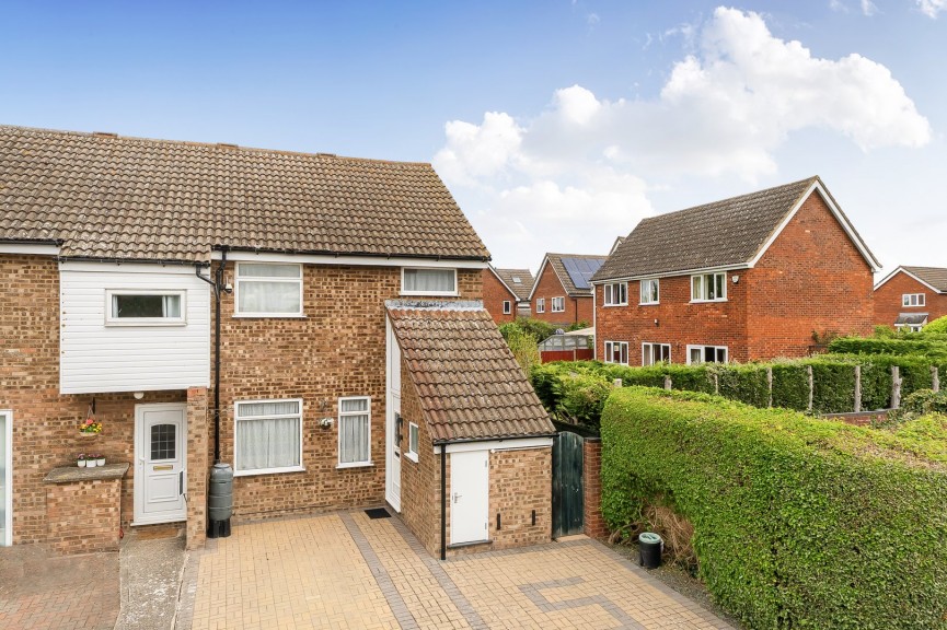 4 bedroom House for Sale Chase Hill Road, Arlesey, Bedfordshire