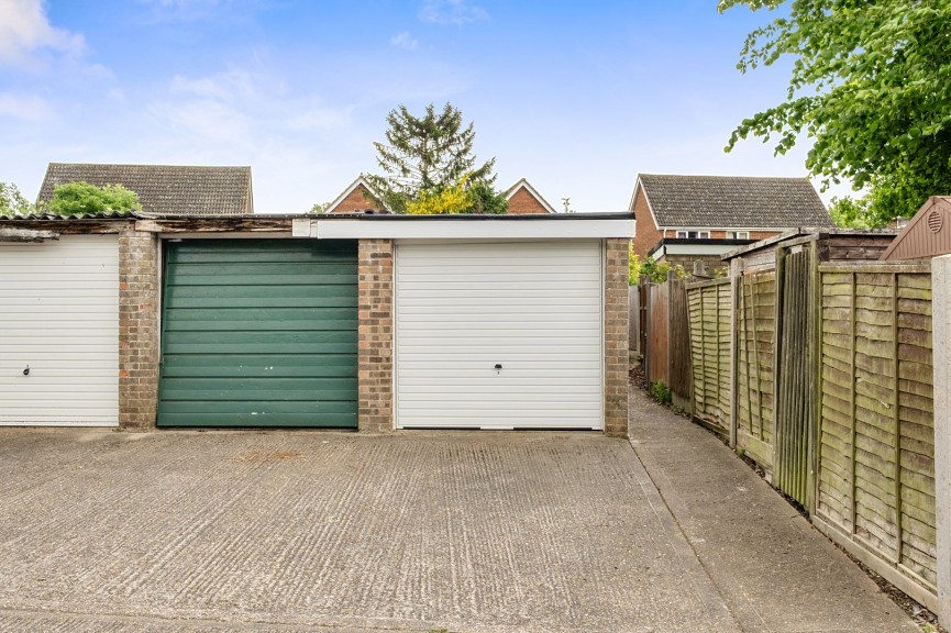 4 bedroom House for Sale Chase Hill Road, Arlesey, Bedfordshire