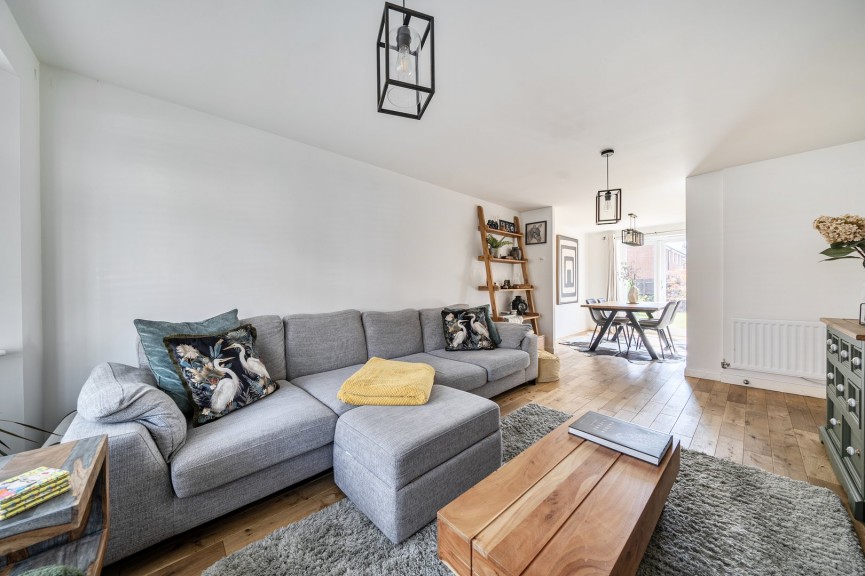 3 bedroom House for Sale Shackleton Gardens, Flitwick, Bedfordshire