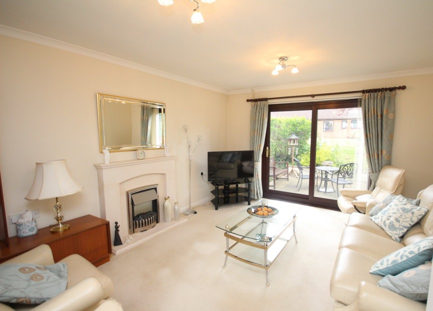 2 bedroom Flat for Sale Norton Road, Letchworth Garden City, Hertfordshire
