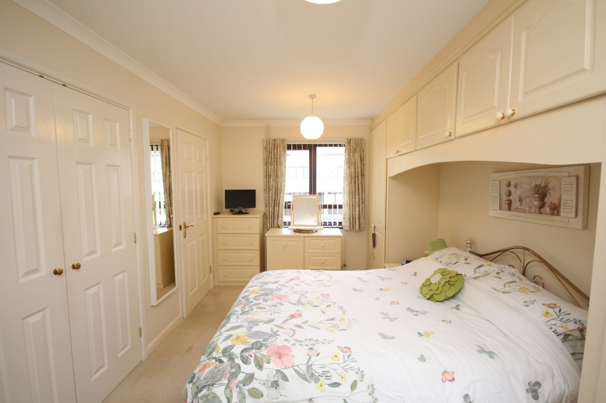 2 bedroom Flat for Sale Norton Road, Letchworth Garden City, Hertfordshire