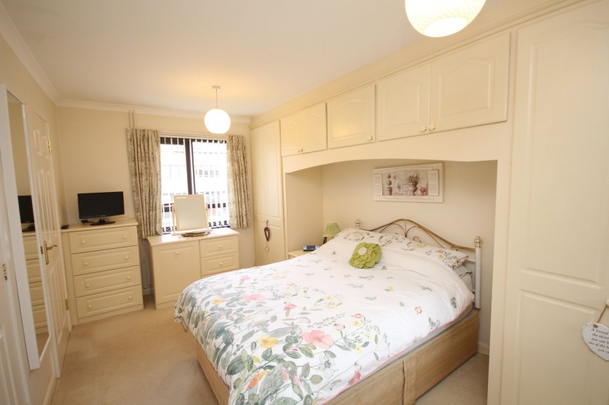 2 bedroom Flat for Sale Norton Road, Letchworth Garden City, Hertfordshire
