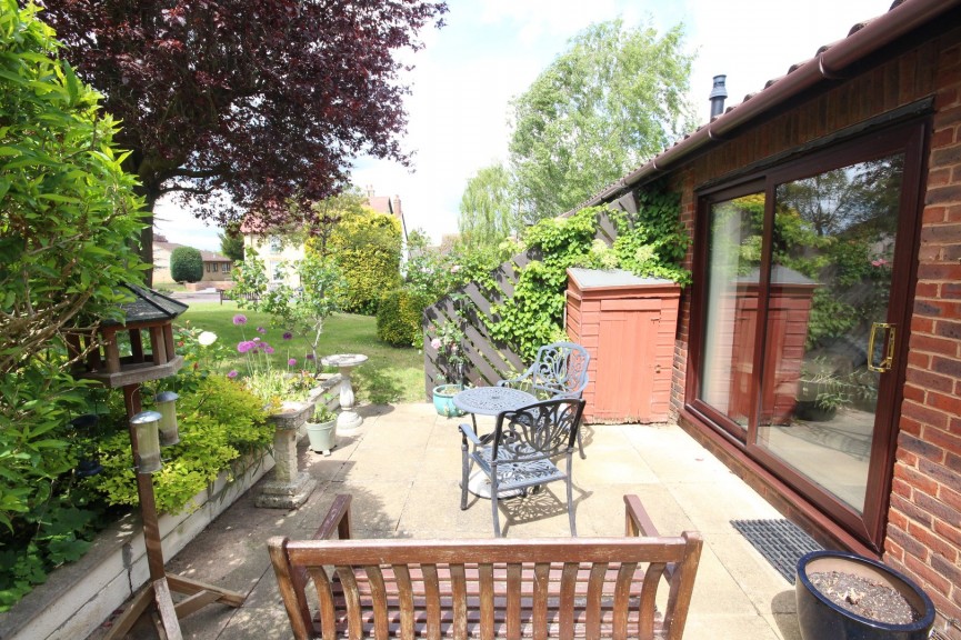 2 bedroom Flat for Sale Norton Road, Letchworth Garden City, Hertfordshire