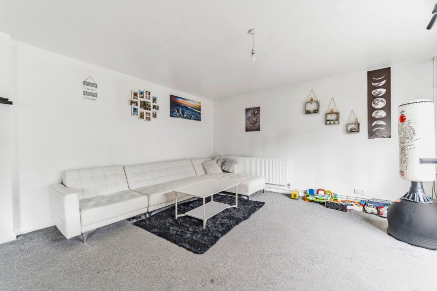 3 bedroom House for Letting Eisenhower Place, Chicksands, Bedfordshire