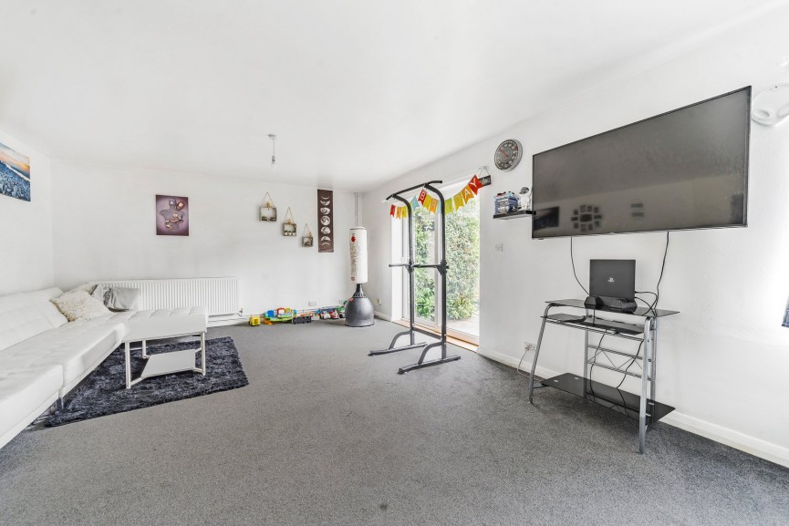 3 bedroom House for Letting Eisenhower Place, Chicksands, Bedfordshire