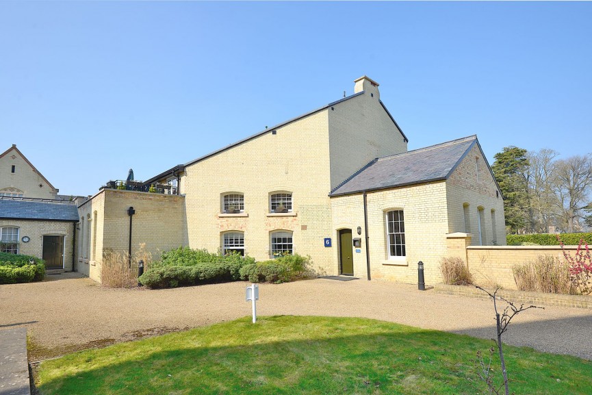 2 bedroom Flat for Letting Kingsley Avenue, Fairfield, Bedfordshire