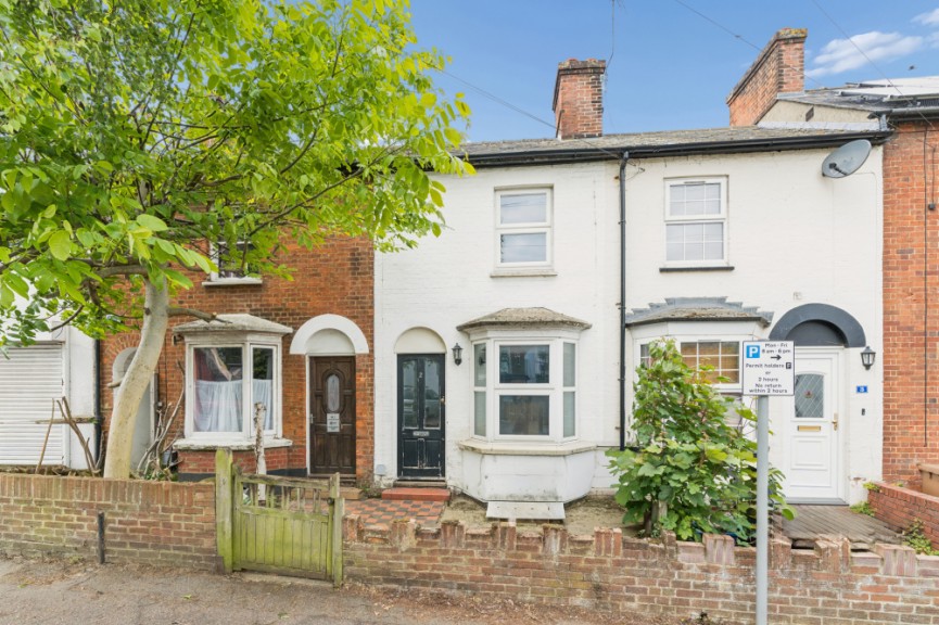 2 bedroom House for Sale Radcliffe Road, Hitchin, Hertfordshire
