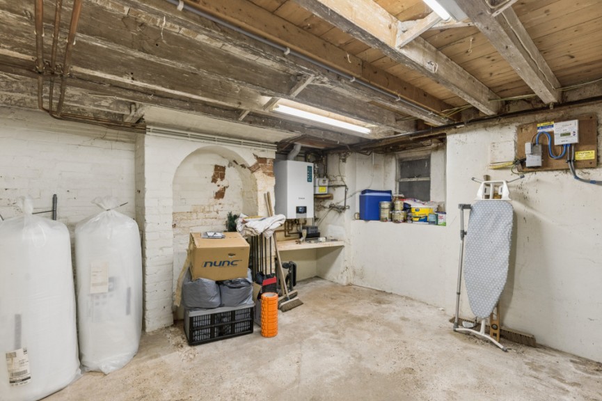 2 bedroom House for Sale Radcliffe Road, Hitchin, Hertfordshire
