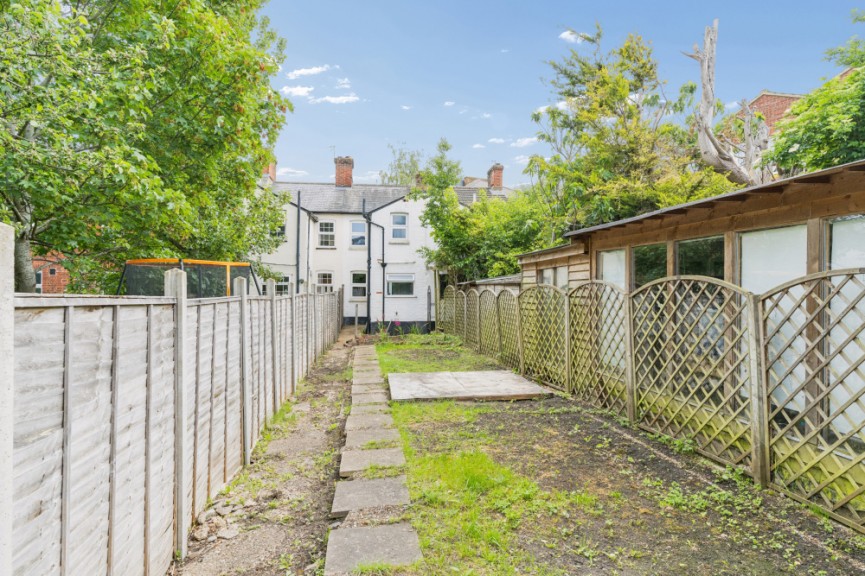 2 bedroom House for Sale Radcliffe Road, Hitchin, Hertfordshire