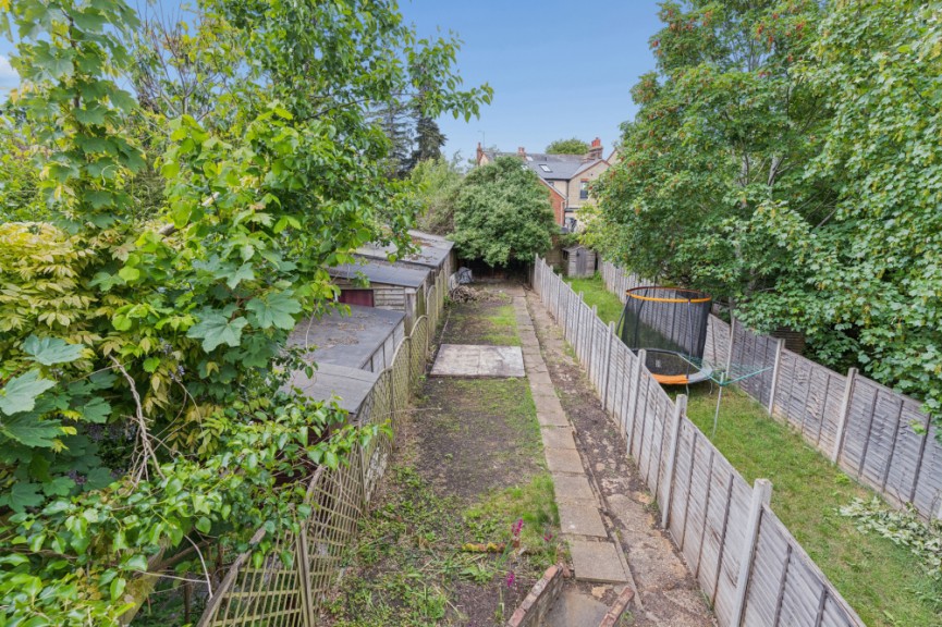 2 bedroom House for Sale Radcliffe Road, Hitchin, Hertfordshire