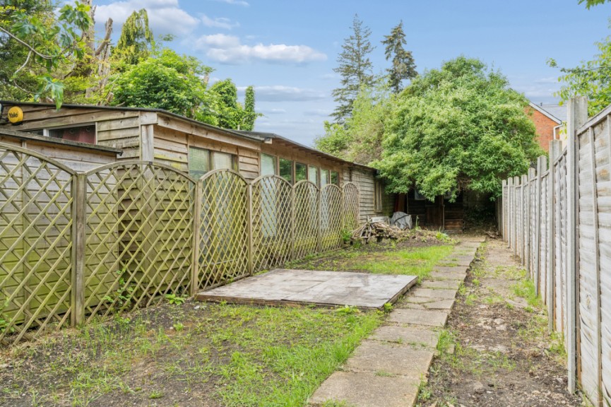 2 bedroom House for Sale Radcliffe Road, Hitchin, Hertfordshire
