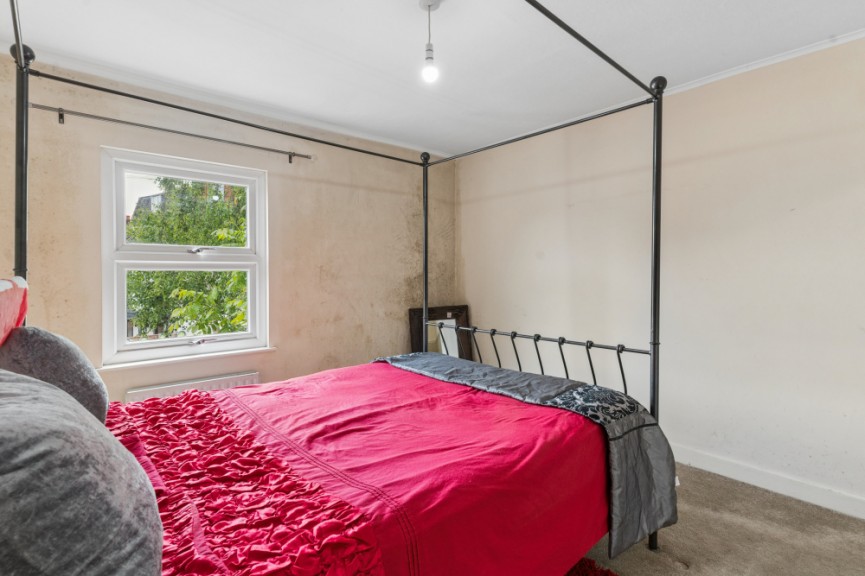 2 bedroom House for Sale Radcliffe Road, Hitchin, Hertfordshire