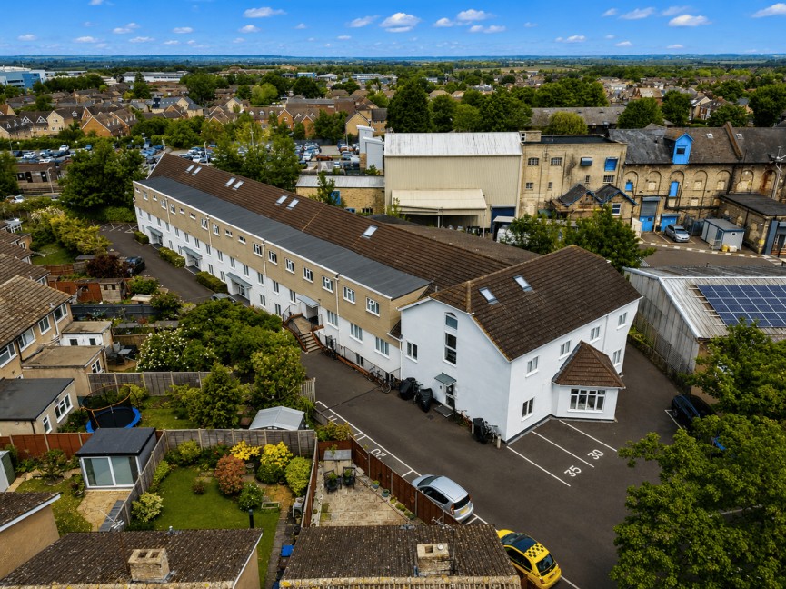 1 bedroom Flat for Sale Green Drift, ROYSTON, Hertfordshire
