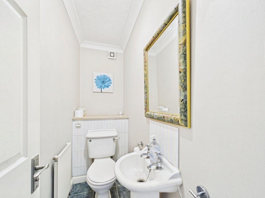 3 bedroom House for Sale Lindsay Avenue, Hitchin, Hertfordshire