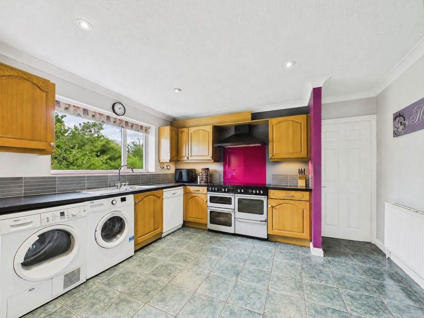 3 bedroom House for Sale Lindsay Avenue, Hitchin, Hertfordshire