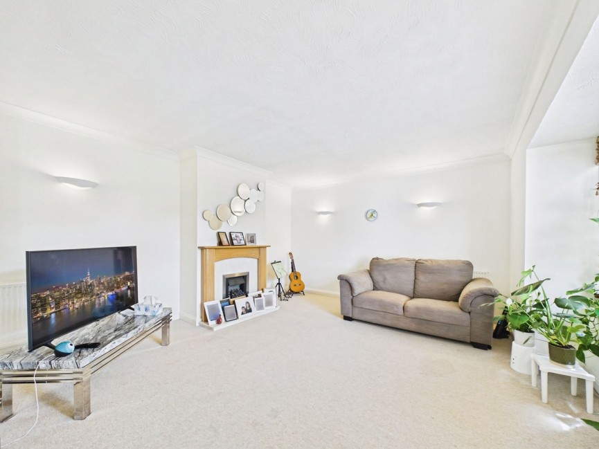 3 bedroom House for Sale Lindsay Avenue, Hitchin, Hertfordshire