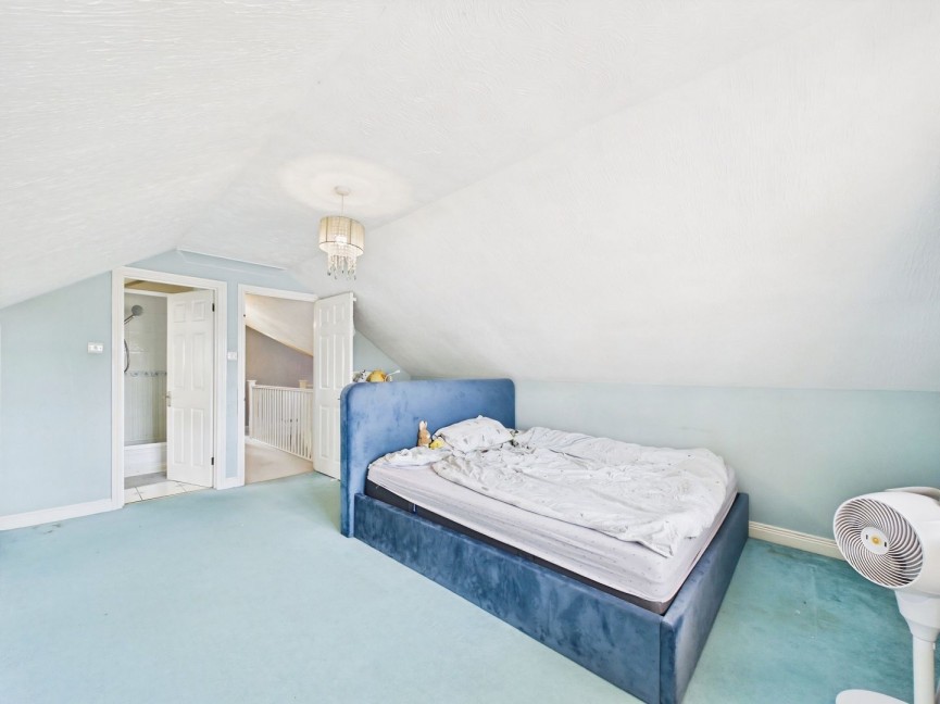 3 bedroom House for Sale Lindsay Avenue, Hitchin, Hertfordshire