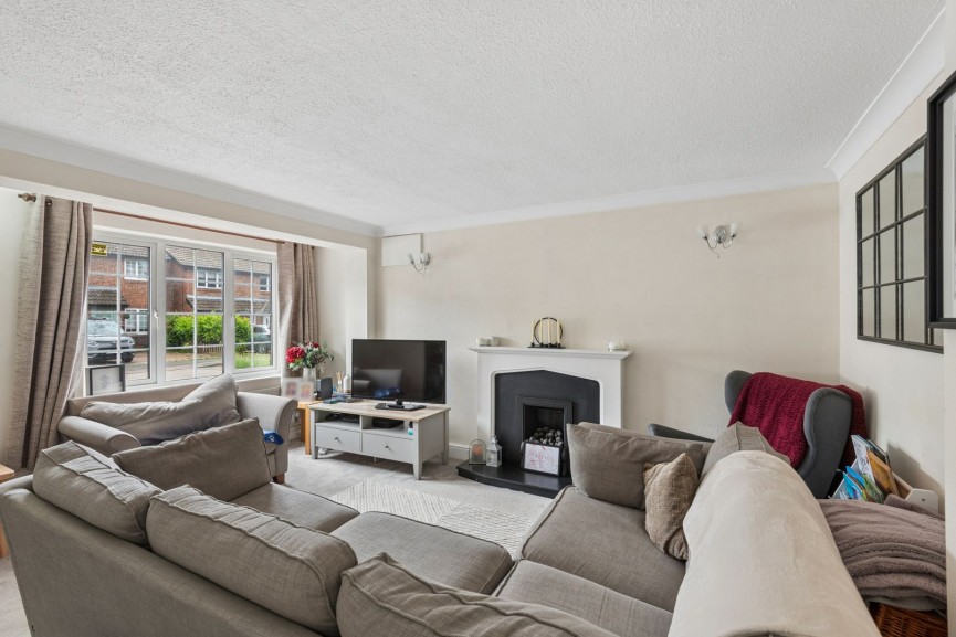 3 bedroom House for Sale Grange Close, Hitchin, Hertfordshire