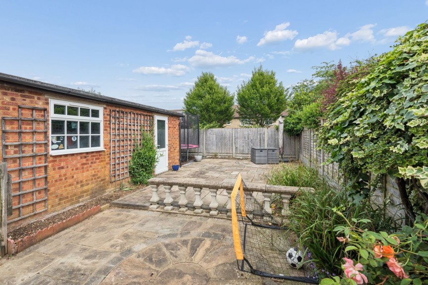 3 bedroom House for Sale Grange Close, Hitchin, Hertfordshire