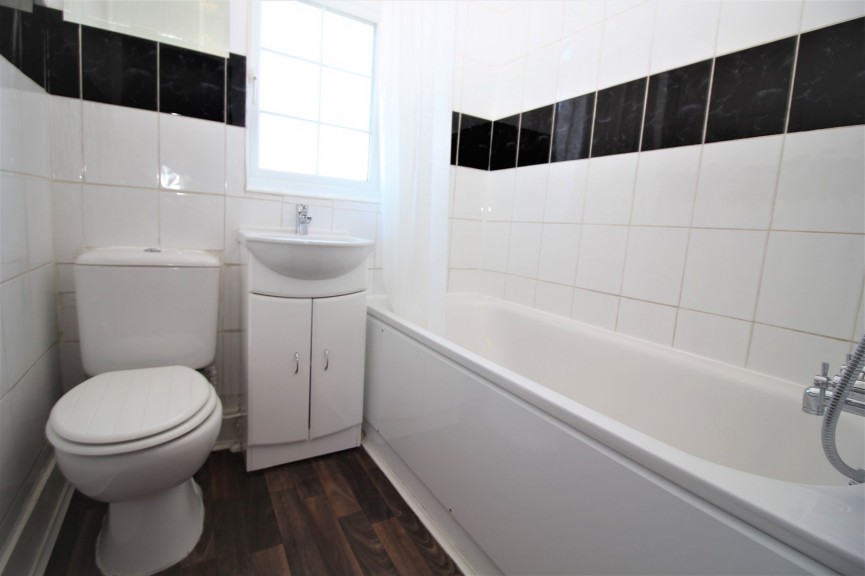 2 bedroom House for Letting Heathcote Avenue, Hatfield, Hertfordshire