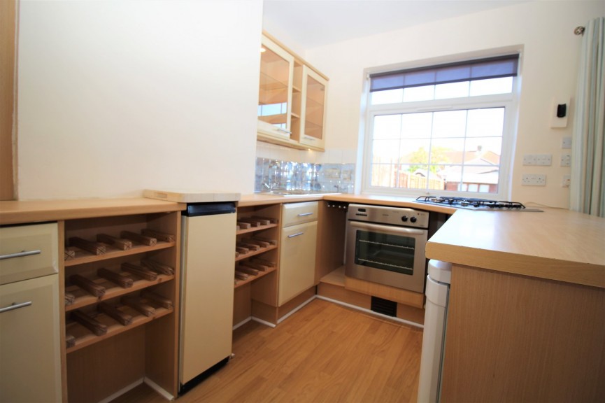 2 bedroom House for Letting Heathcote Avenue, Hatfield, Hertfordshire