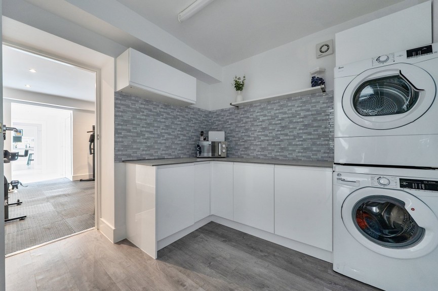 5 bedroom House for Sale Wootton, Bedford