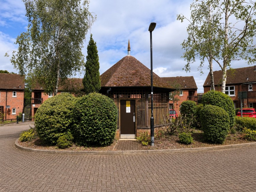 1 bedroom Flat for Sale Sunningdale Mews, Welwyn Garden City, Hertfordshire