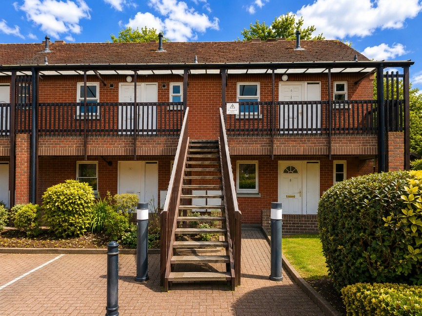 1 bedroom Flat for Sale Sunningdale Mews, Welwyn Garden City, Hertfordshire