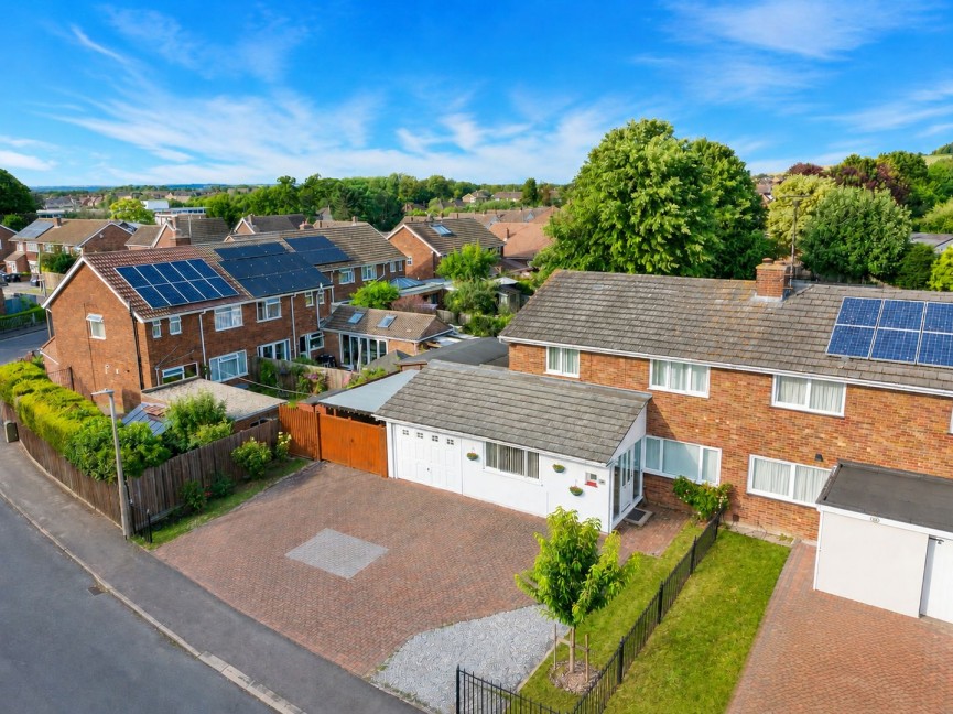 3 bedroom House for Sale Poplar Drive, Royston, Hertfordshire