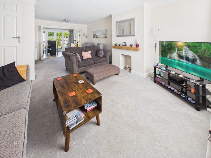 3 bedroom House for Sale Poplar Drive, Royston, Hertfordshire