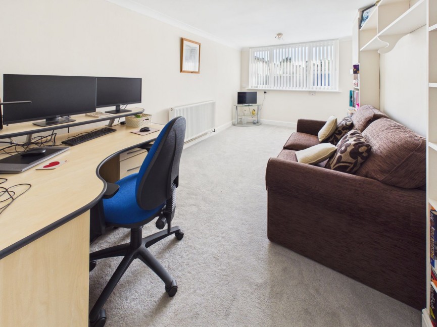 3 bedroom House for Sale Poplar Drive, Royston, Hertfordshire
