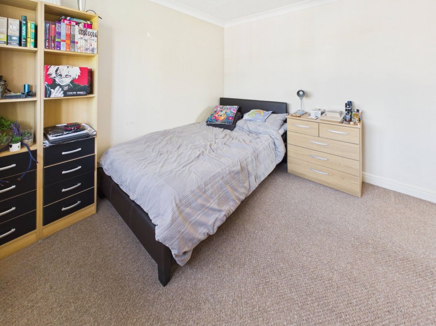 3 bedroom House for Sale Poplar Drive, Royston, Hertfordshire