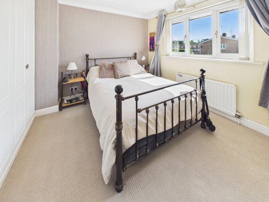 3 bedroom House for Sale Poplar Drive, Royston, Hertfordshire