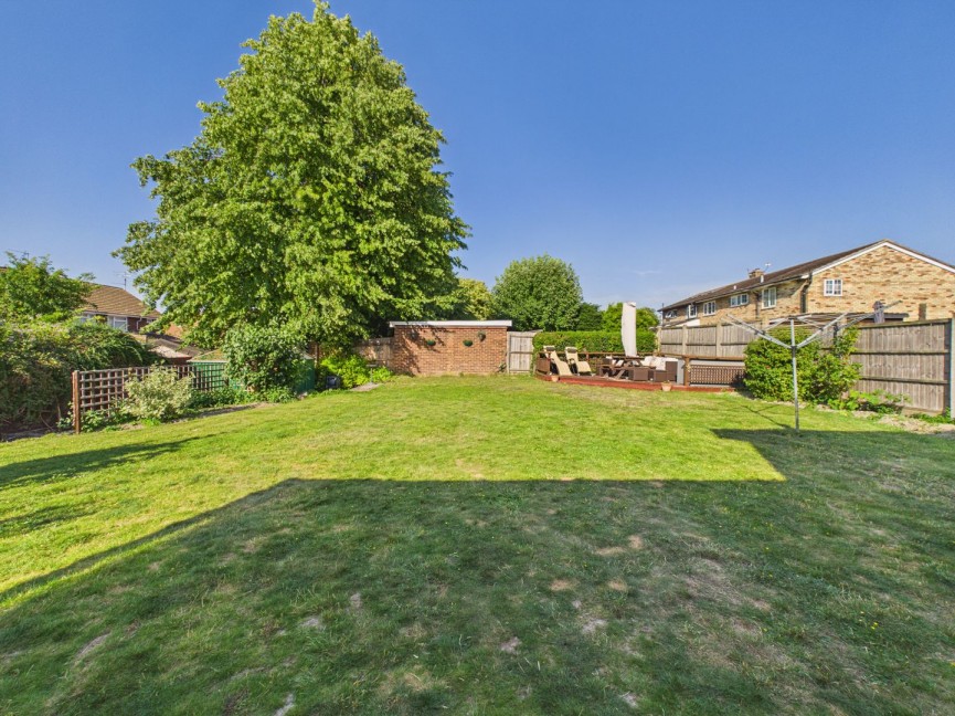 3 bedroom House for Sale Poplar Drive, Royston, Hertfordshire