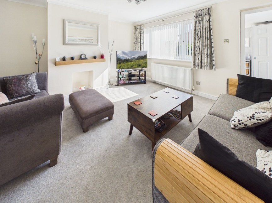 3 bedroom House for Sale Poplar Drive, Royston, Hertfordshire