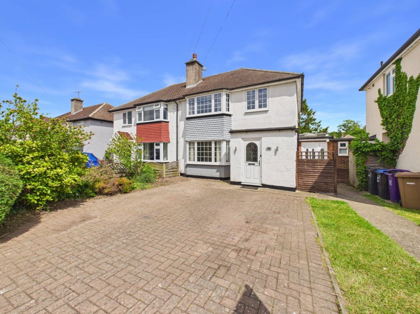 3 bedroom House for Sale The Leas, Baldock, Hertfordshire