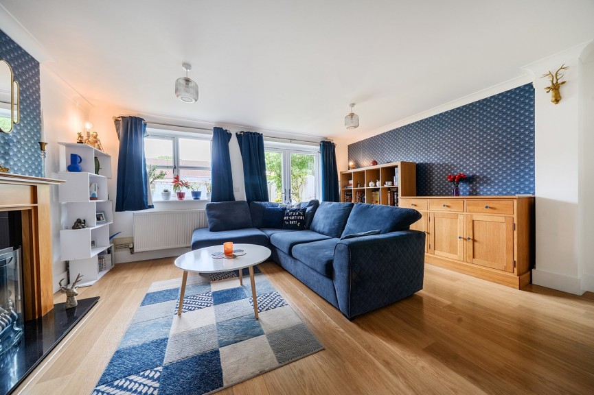 4 bedroom House for Sale Coppice Mead, Stotfold, Bedfordshire