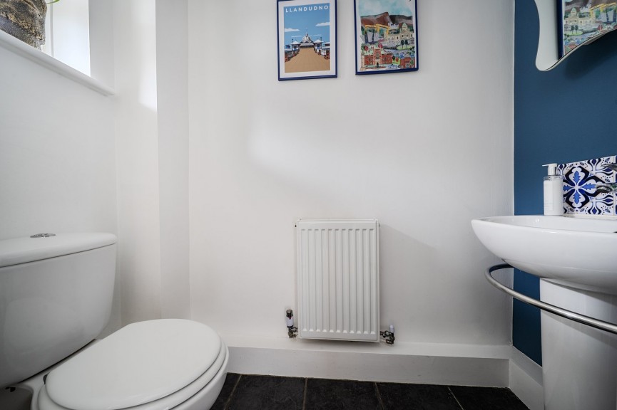 4 bedroom House for Sale Coppice Mead, Stotfold, Bedfordshire