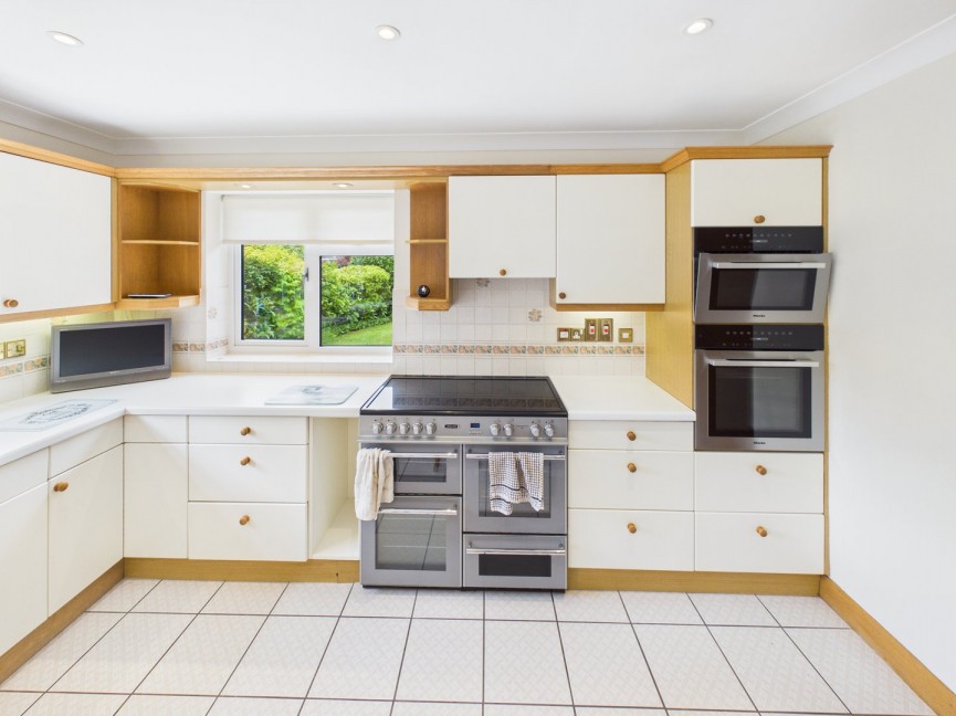 3 bedroom Bungalow for Sale Downlands, Royston, Hertfordshire