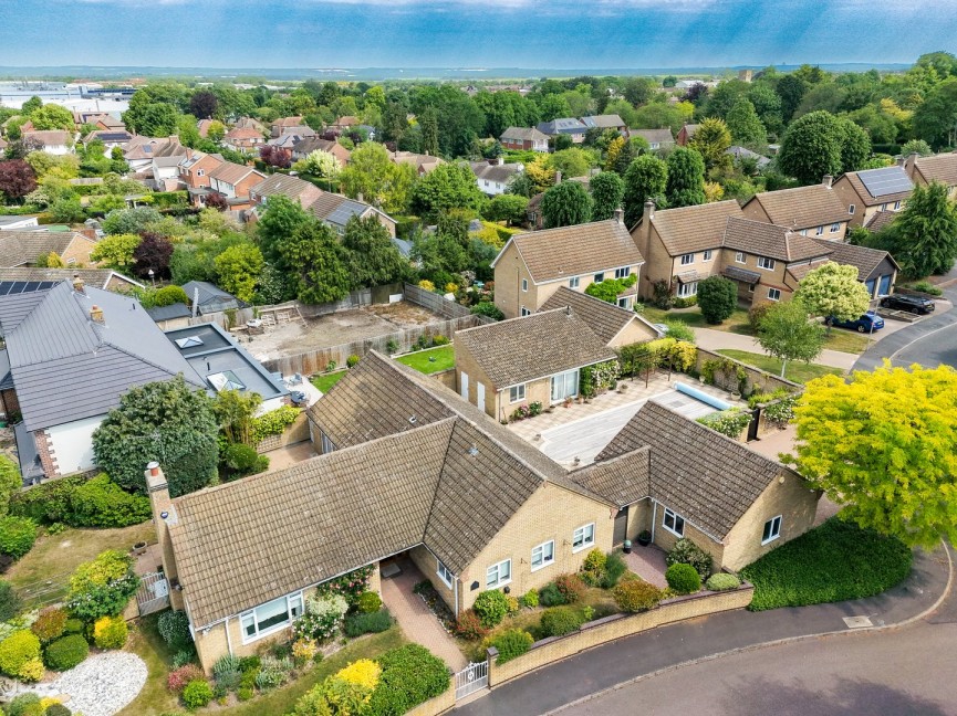 3 bedroom Bungalow for Sale Downlands, Royston, Hertfordshire