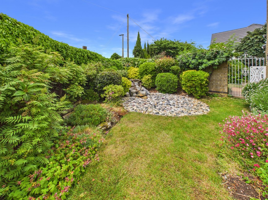 3 bedroom Bungalow for Sale Downlands, Royston, Hertfordshire
