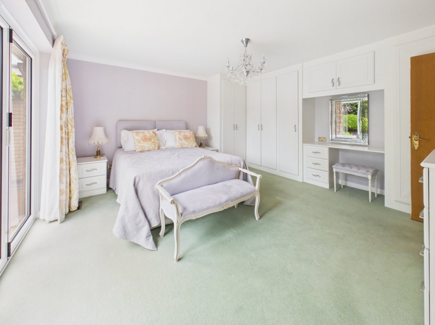 3 bedroom Bungalow for Sale Downlands, Royston, Hertfordshire