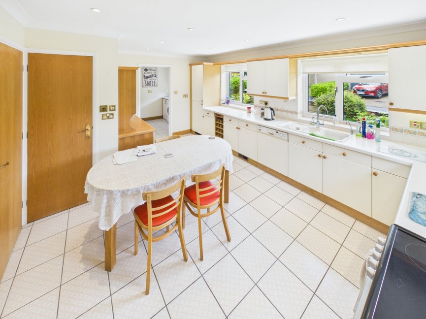 3 bedroom Bungalow for Sale Downlands, Royston, Hertfordshire