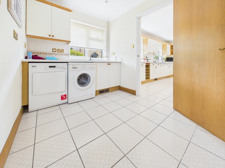 3 bedroom Bungalow for Sale Downlands, Royston, Hertfordshire