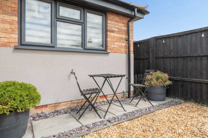 3 bedroom Bungalow for Sale Henlow, Bedfordshire