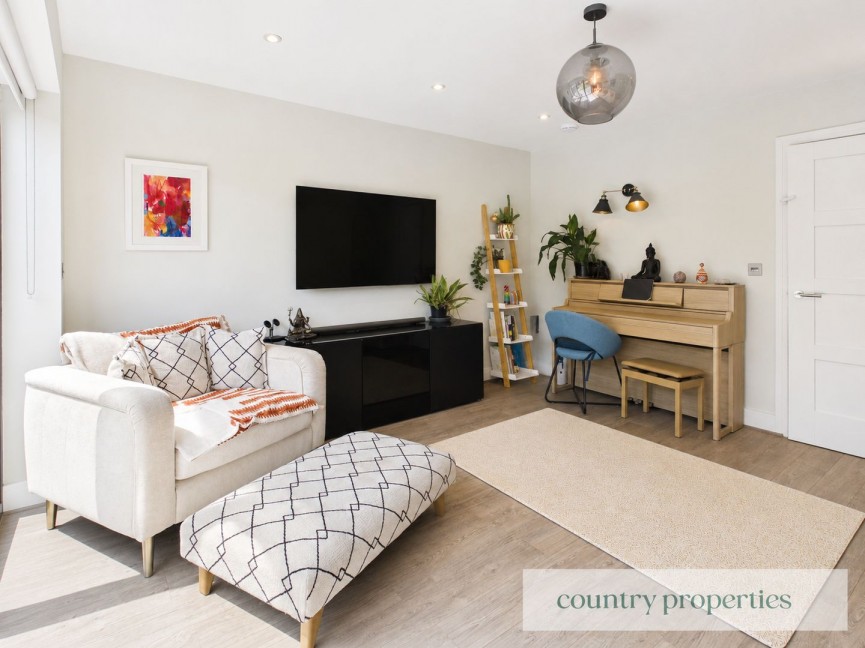 3 bedroom House for Sale Sterling Court, Welwyn Garden City, Hertfordshire