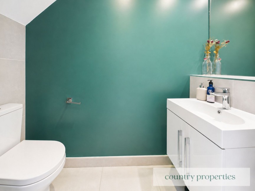 3 bedroom House for Sale Sterling Court, Welwyn Garden City, Hertfordshire